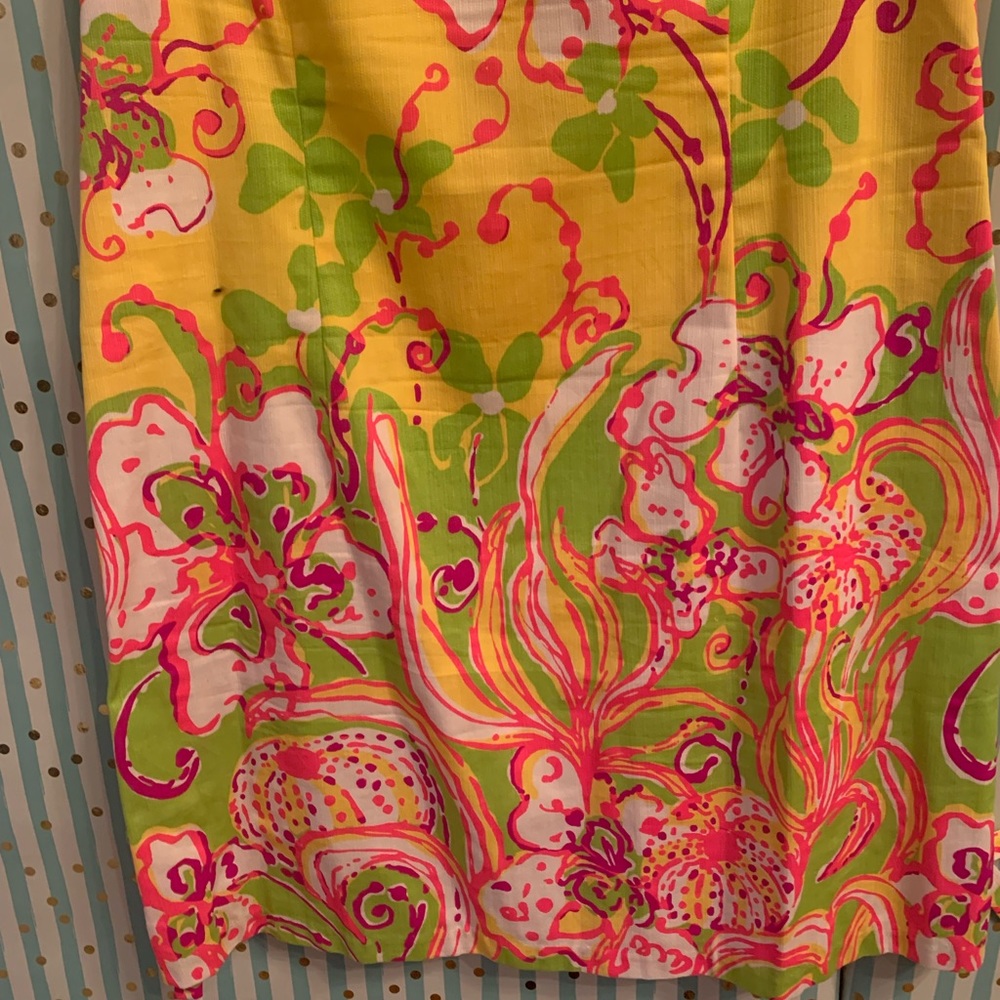 Lilly Pulitzer - Picture 2 of 5